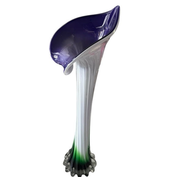 Elegant Purple and Green Glass Vase - Picture 2 of 7